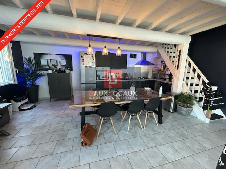 A VENDRE LOCAL PROFESSIONEL DE 80 m2 EN EXCELLENT ETAT AVEC PARKING