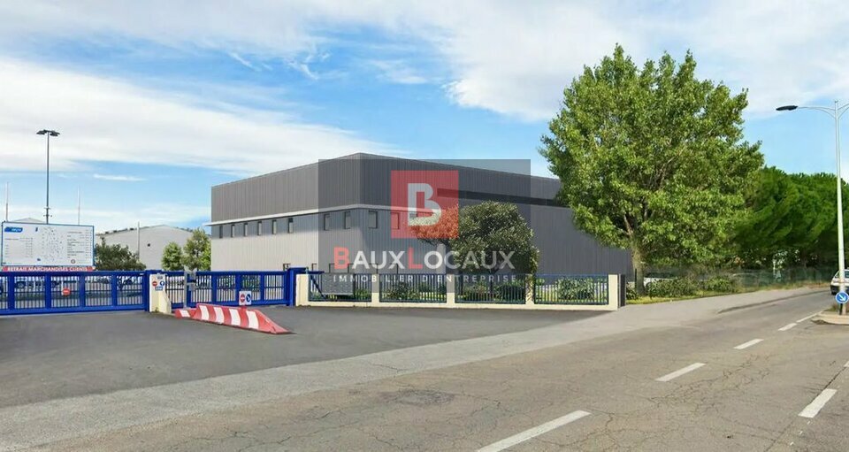 ENTREPÔT LOGISTIQUE AVEC QUAIS NIVELEURS