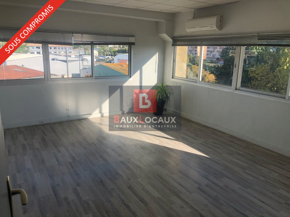 VENTE BUREAU D'ENVIRON 56 m² EN ZONE INDUSTRIELLE