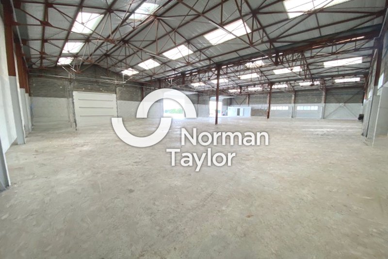 Ensemble immobilier - divisible - local d'activité