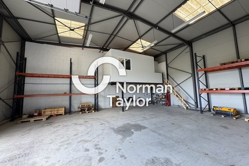 A louer Locaux d'activité 145m² Gigean