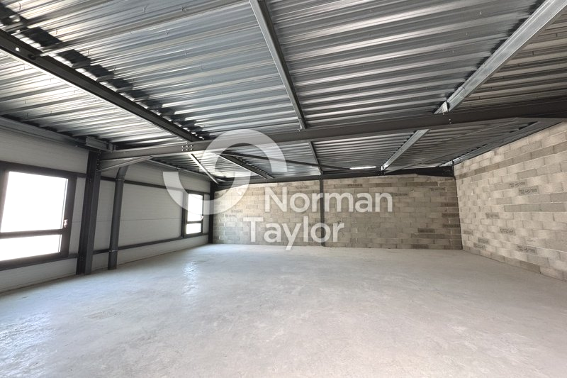 A louer Locaux d'activité 200m² Grabels