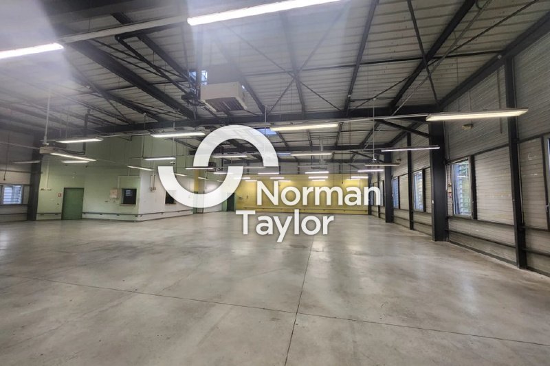 A louer Locaux d'activité 616m² Vendargues