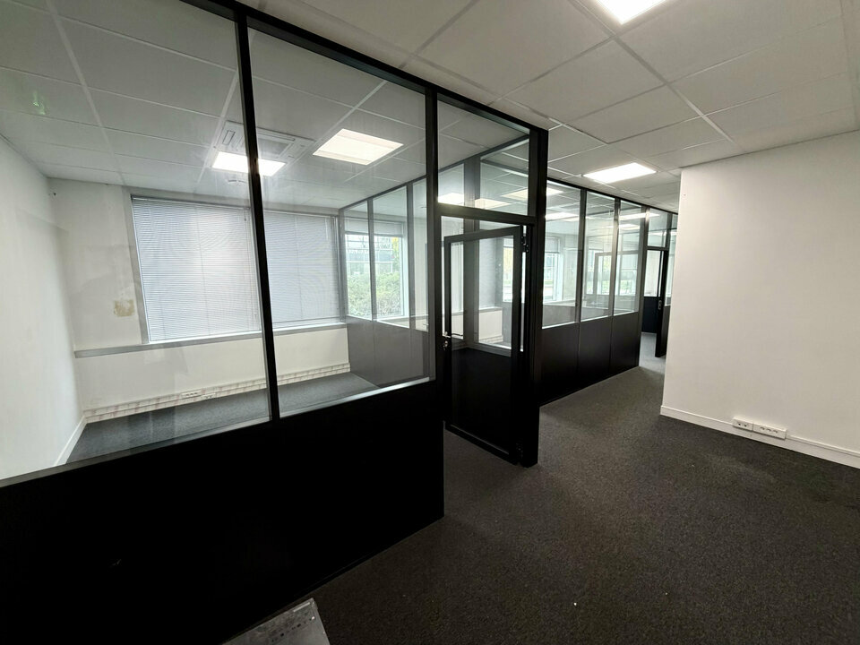 A louer Bureaux 100m² Villepinte