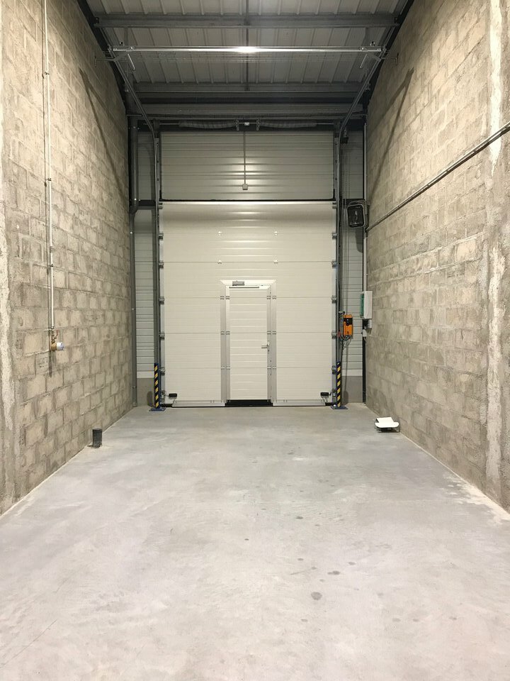 ENTREPOT A LOUER  ENTREPOT A LOUER