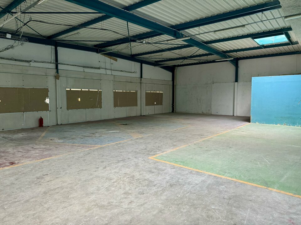 A louer Locaux d'activité 421m² Tremblay-en-France