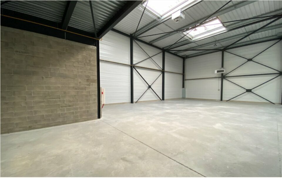 A vendre Locaux d'activité 1268m² Persan