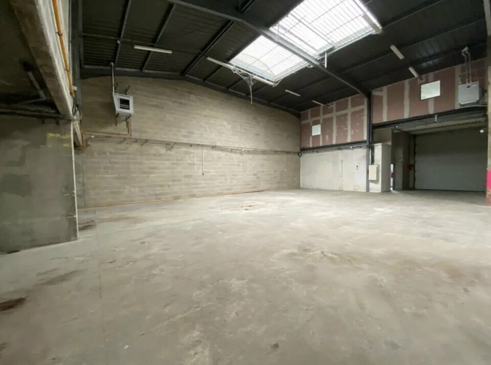 A louer Locaux d'activité 431m² Le Thillay