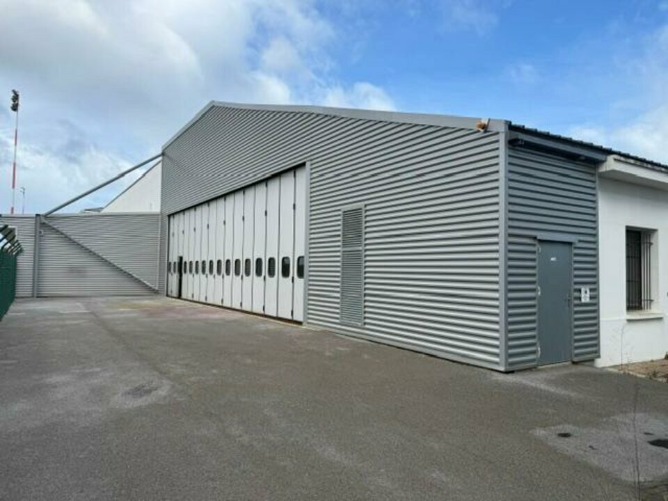 Local d'activité à louer - 433.0 m2 - 64 - Pyrenees-Atlantiques