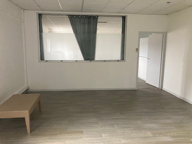 Agrandir la photo Local commercial à louer - 60.0 m2 - 64 - Pyrenees-Atlantiques