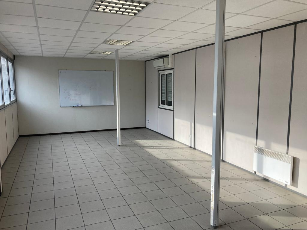 Agrandir la photo Bureaux à louer - 110.0 m2 - 64 - Pyrenees-Atlantiques