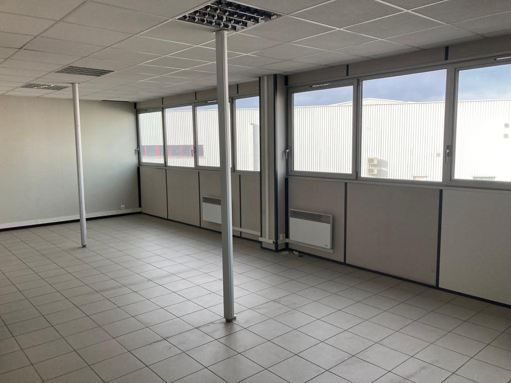 Agrandir la photo Bureaux à louer - 110.0 m2 - 64 - Pyrenees-Atlantiques