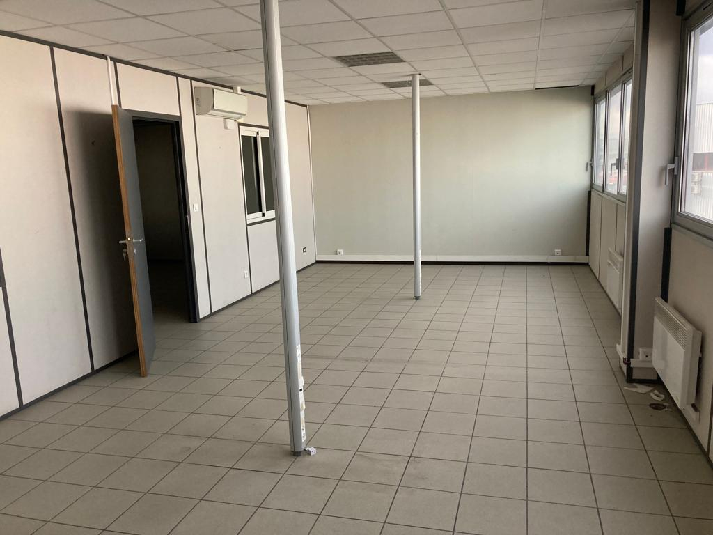 Agrandir la photo Bureaux à louer - 110.0 m2 - 64 - Pyrenees-Atlantiques