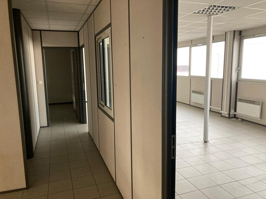 Agrandir la photo Bureaux à louer - 110.0 m2 - 64 - Pyrenees-Atlantiques