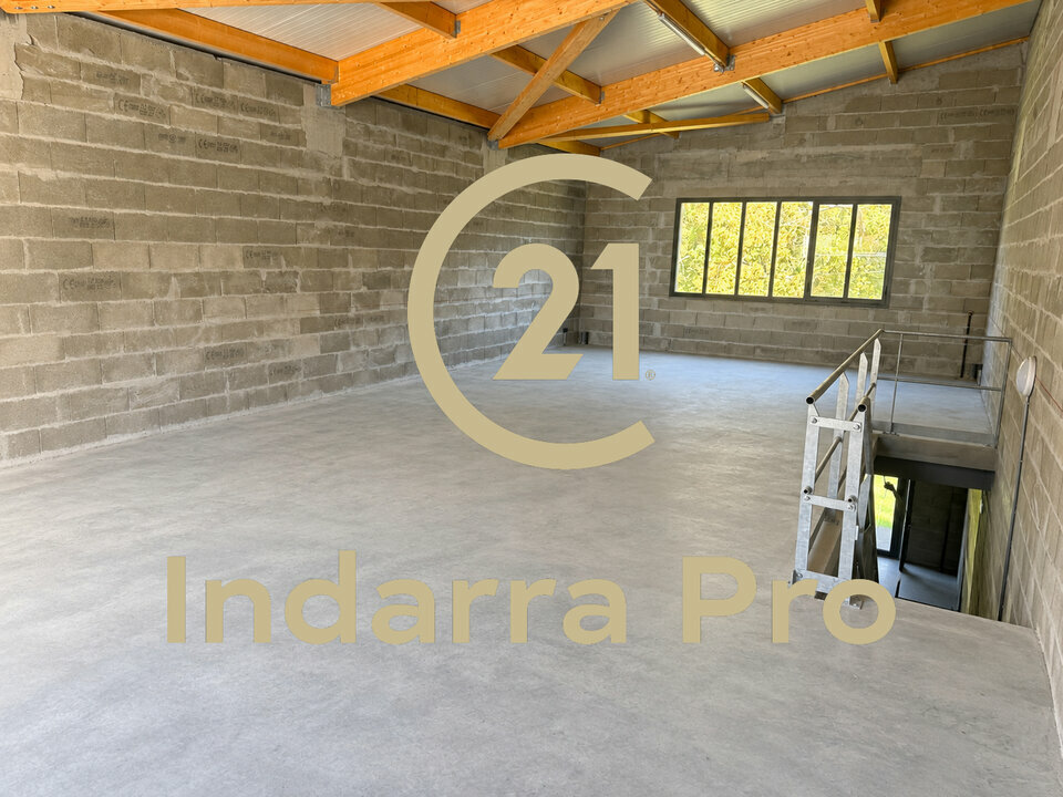 Local d'activité à louer - 171.0 m2 - 64 - Pyrenees-Atlantiques