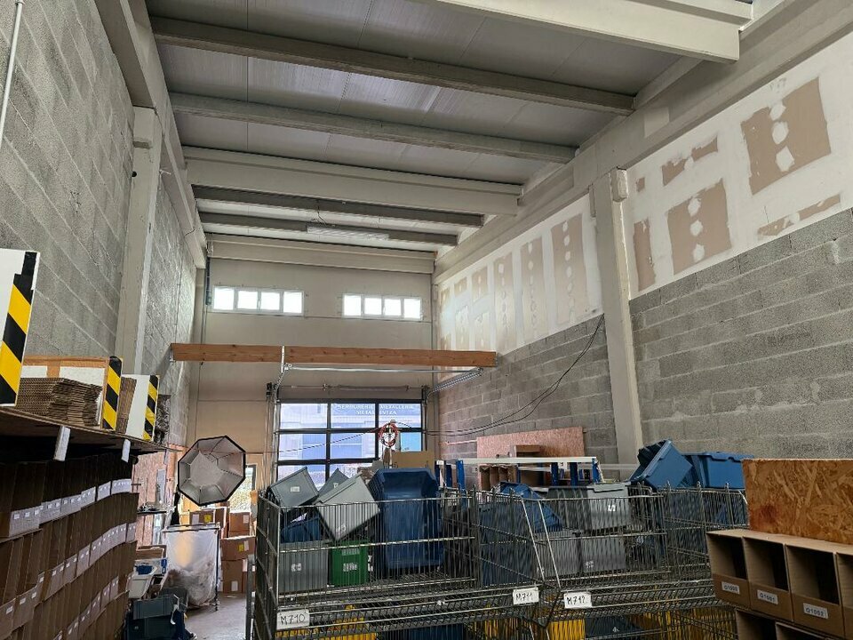 Entrepôt à louer - 90.0 m2 - 64 - Pyrenees-Atlantiques