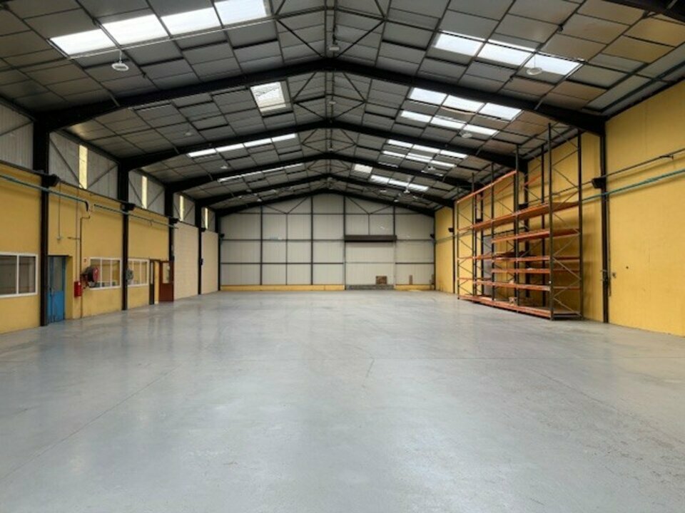 Local d'activité à louer - 1000.0 m2 - 64 - Pyrenees-Atlantiques