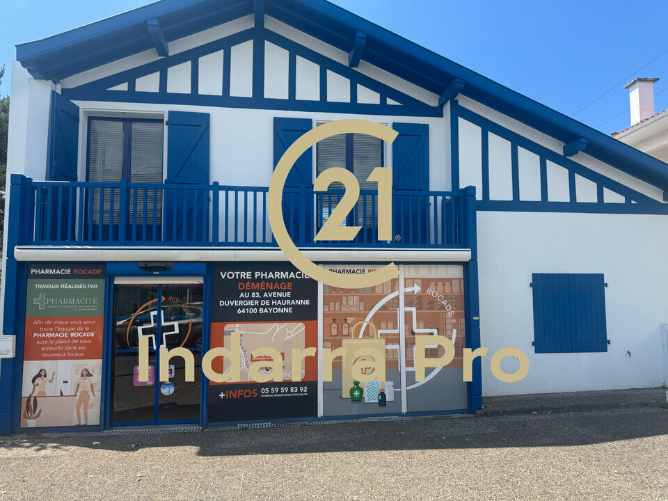 Local commercial à louer - 140.0 m2 - 64 - Pyrenees-Atlantiques