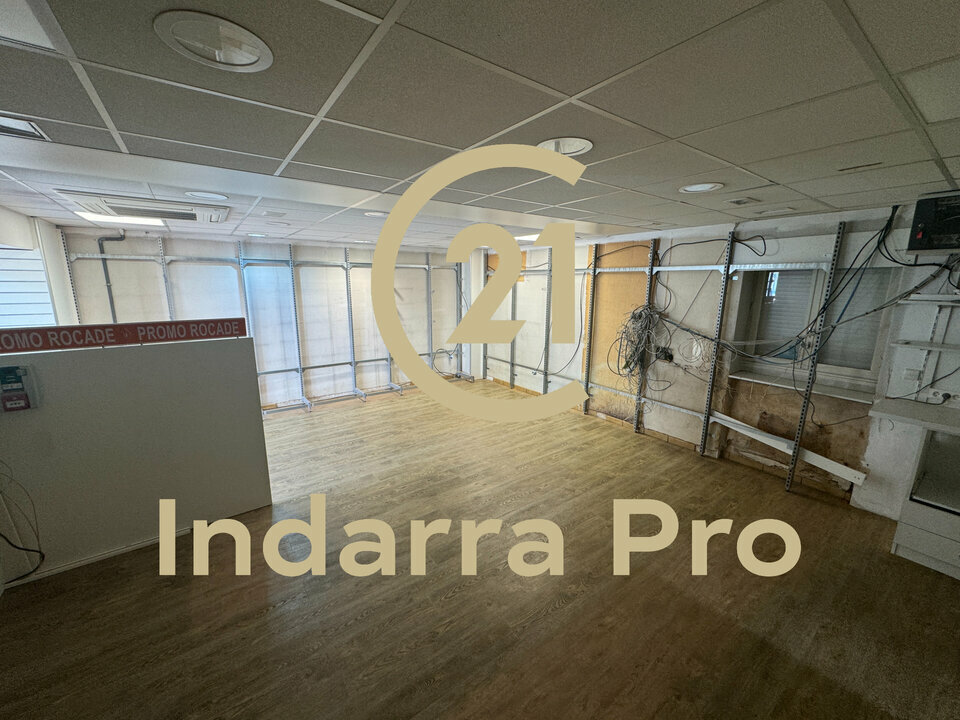 Local commercial à louer - 140.0 m2 - 64 - Pyrenees-Atlantiques