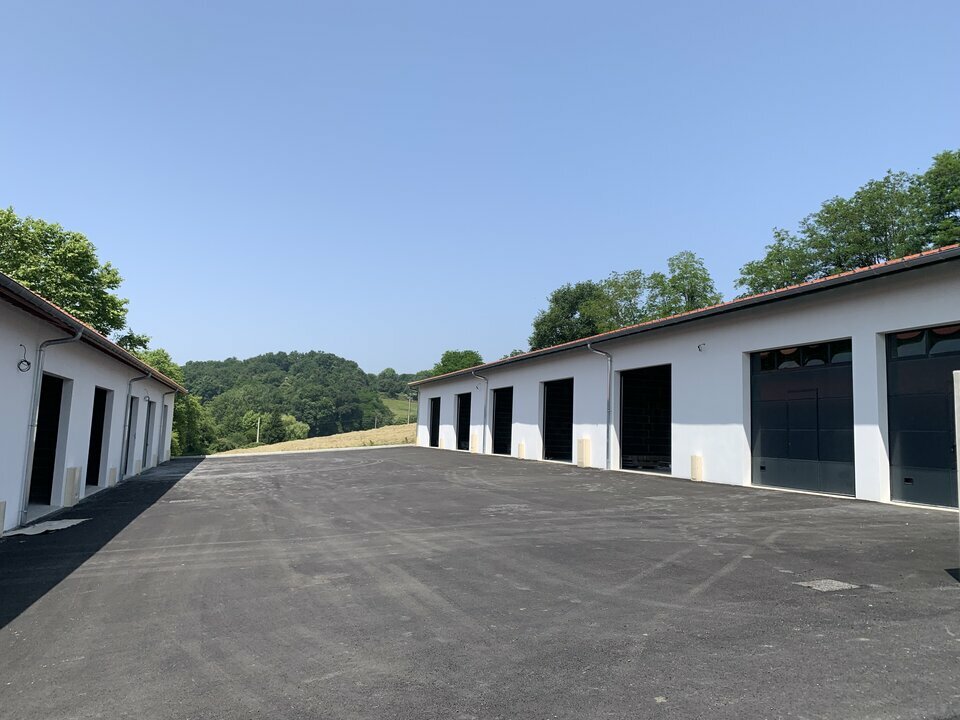 Agrandir la photo Entrepôt à vendre - 68.0 m2 - 64 - Pyrenees-Atlantiques