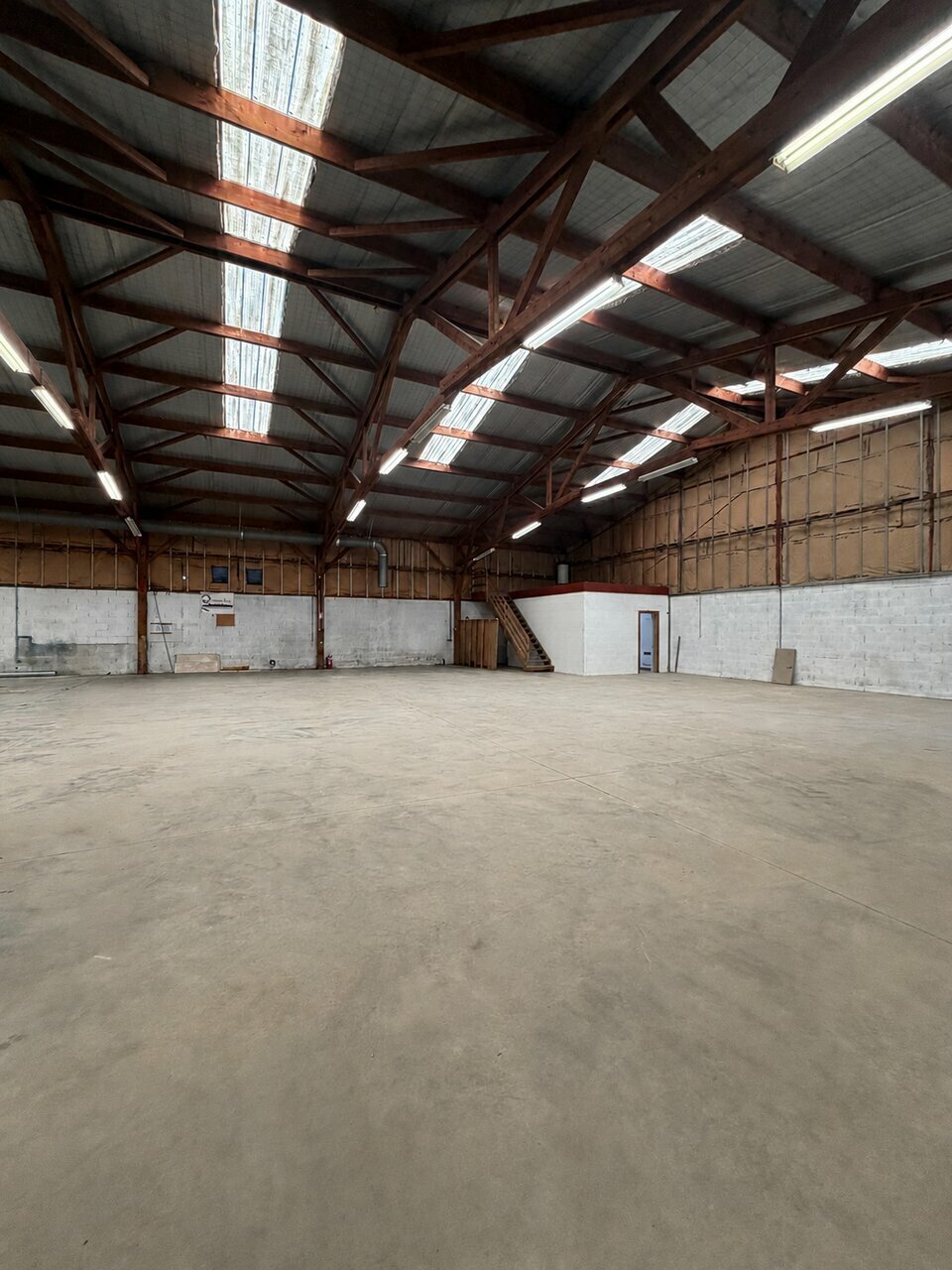 Entrepôt à louer - 650.0 m2 - 40 - Landes