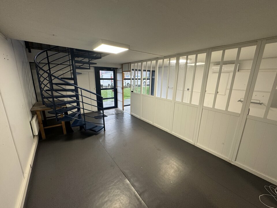 Agrandir la photo Local d'activité à louer - 120.0 m2 - 64 - Pyrenees-Atlantiques