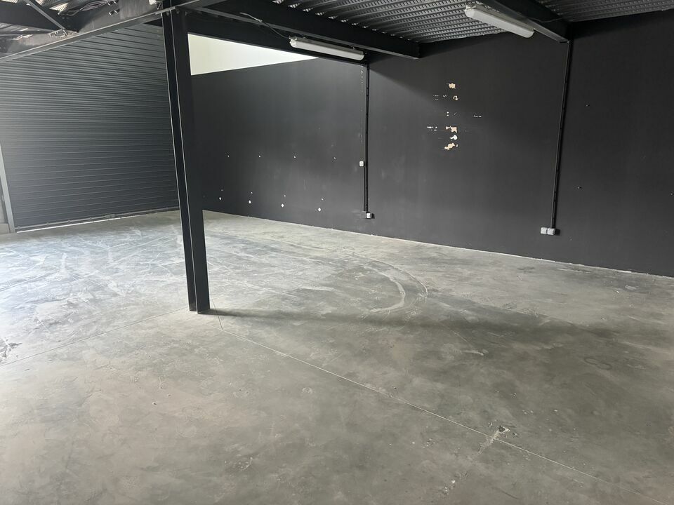 Agrandir la photo Local d'activité à louer - 137.0 m2 - 64 - Pyrenees-Atlantiques