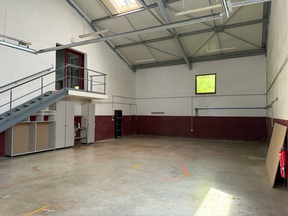 Local d'activité à louer - 184.0 m2 - 64 - Pyrenees-Atlantiques