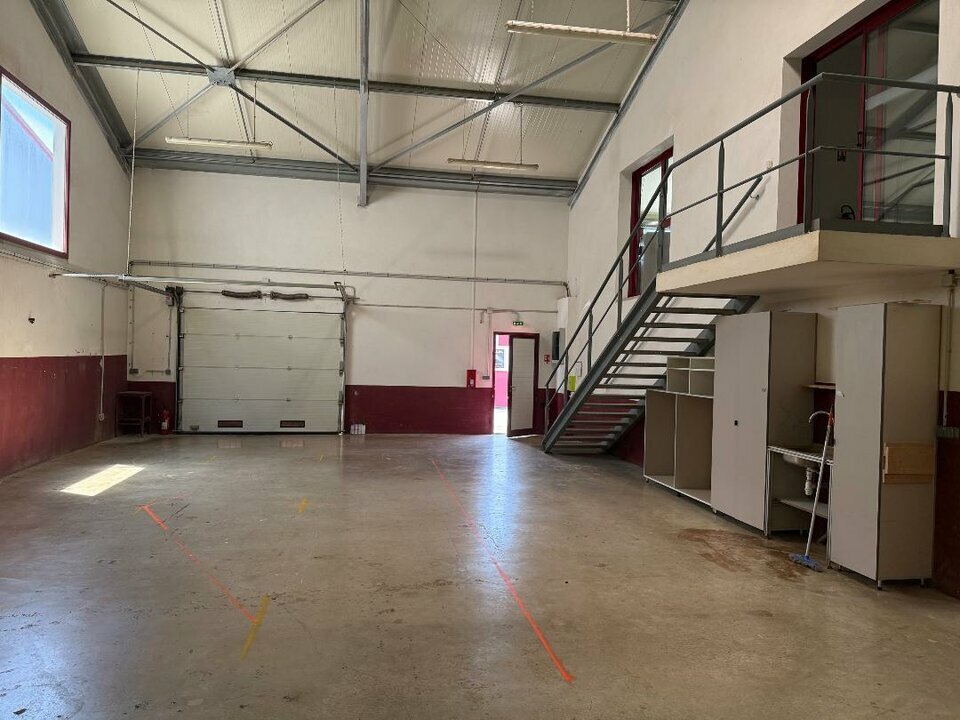 Local d'activité à louer - 184.0 m2 - 64 - Pyrenees-Atlantiques