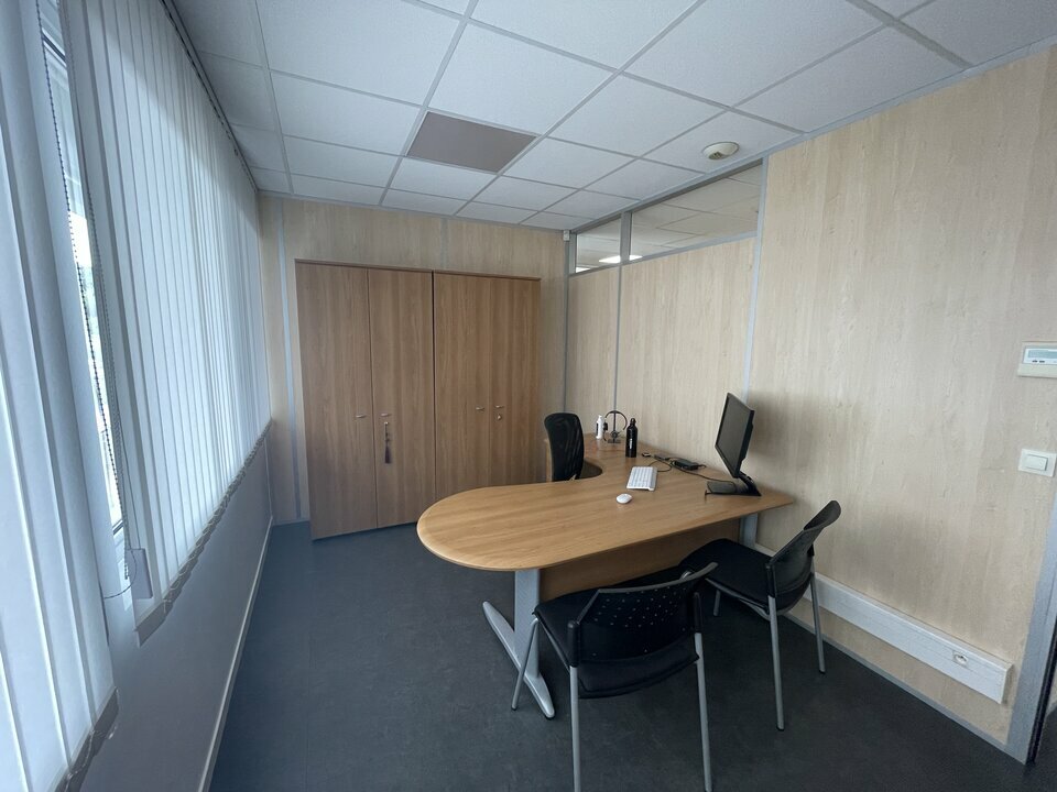 Agrandir la photo Local commercial à louer - 132.0 m2 - 64 - Pyrenees-Atlantiques