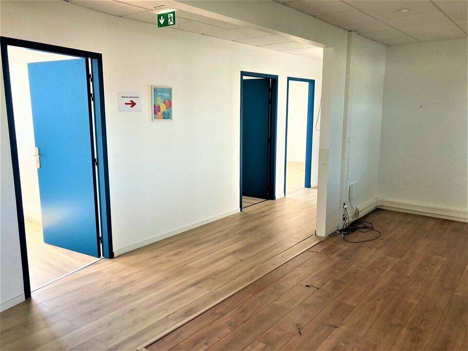 Agrandir la photo Bureaux à louer - 200.0 m2 - 64 - Pyrenees-Atlantiques