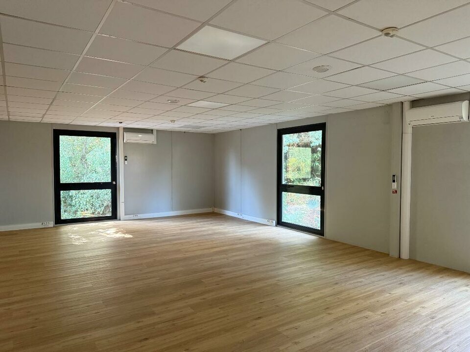 Bureaux à louer - 180.0 m2 - 64 - Pyrenees-Atlantiques