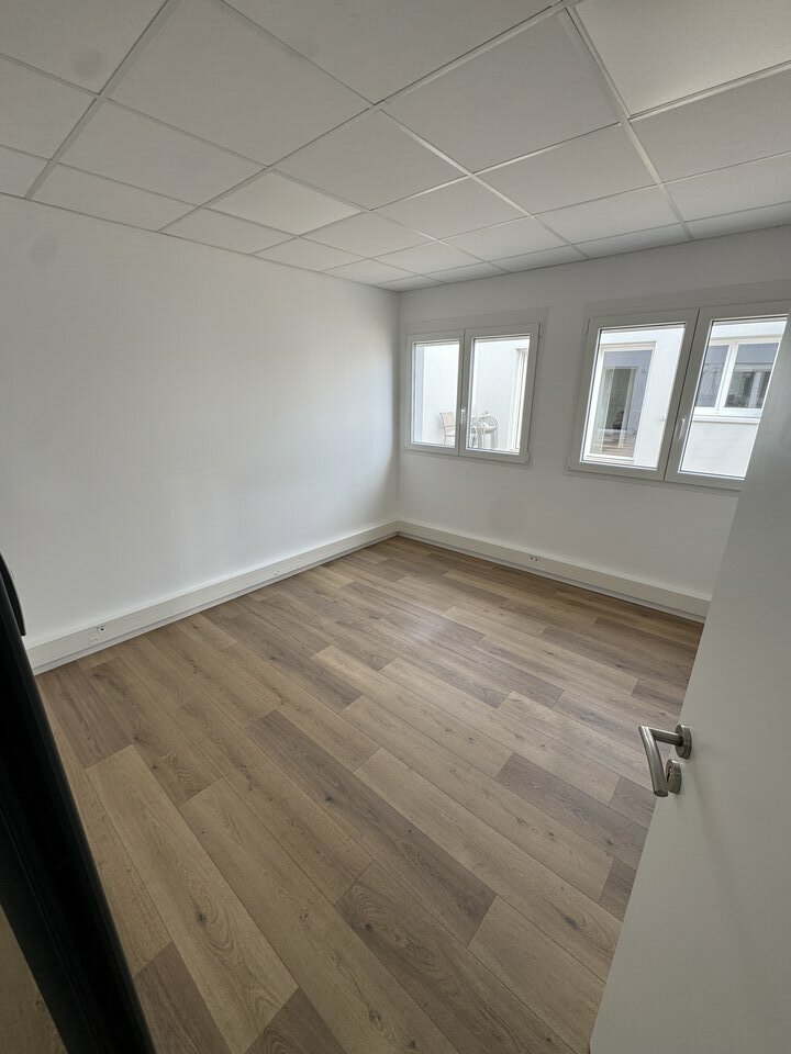 Bureaux à louer - 130.0 m2 - 64 - Pyrenees-Atlantiques