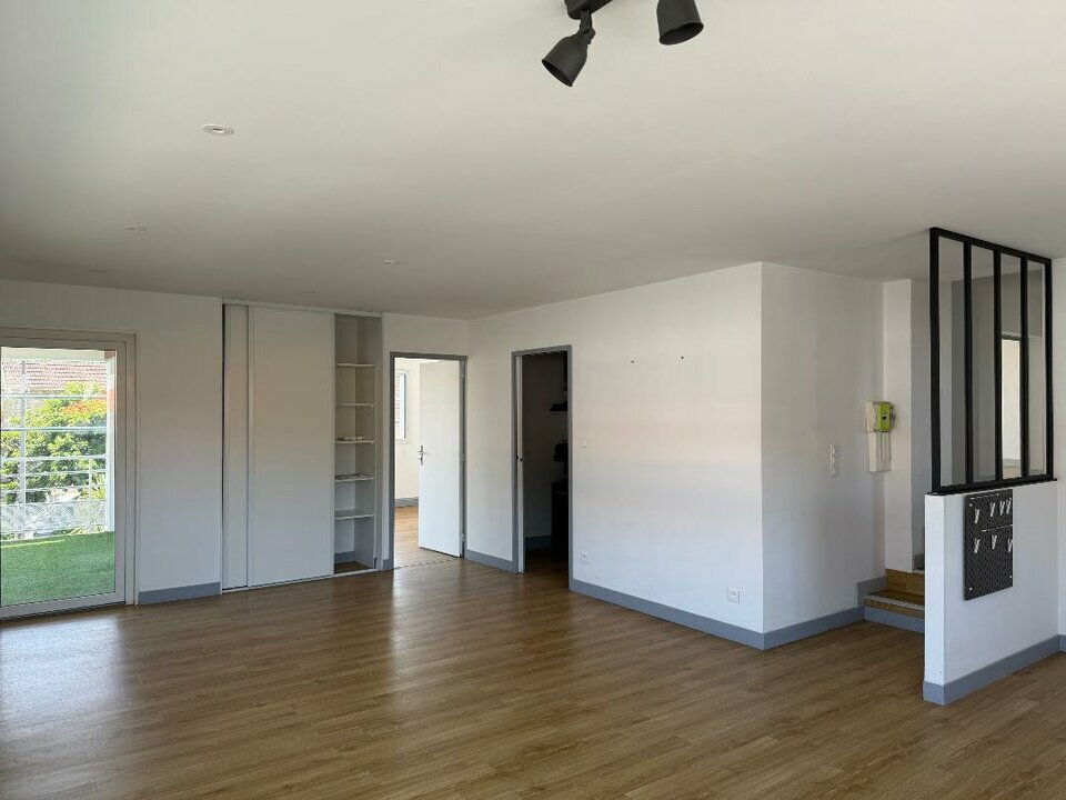 Bureaux à louer - 135.0 m2 - 64 - Pyrenees-Atlantiques