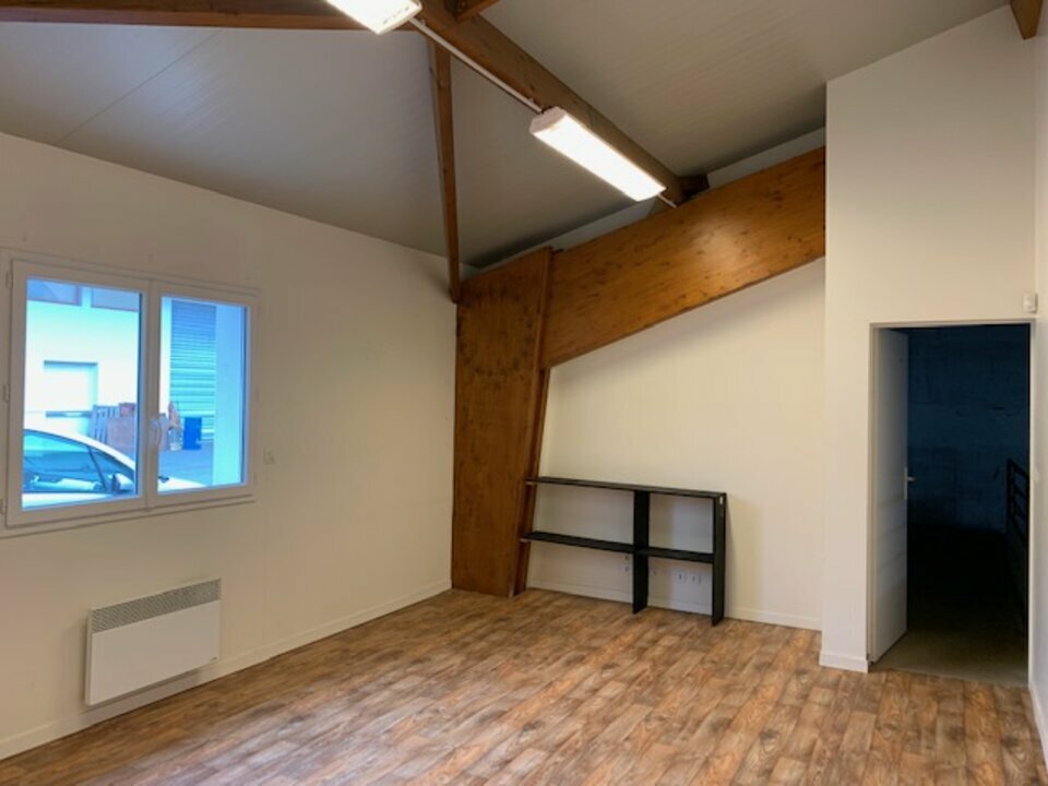 Entrepôt à louer - 626.0 m2 - 64 - Pyrenees-Atlantiques