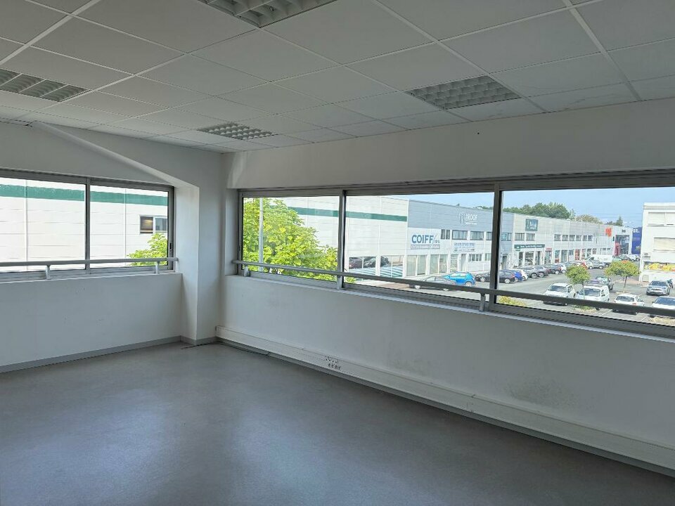 Bureaux à louer - 95.0 m2 - 64 - Pyrenees-Atlantiques