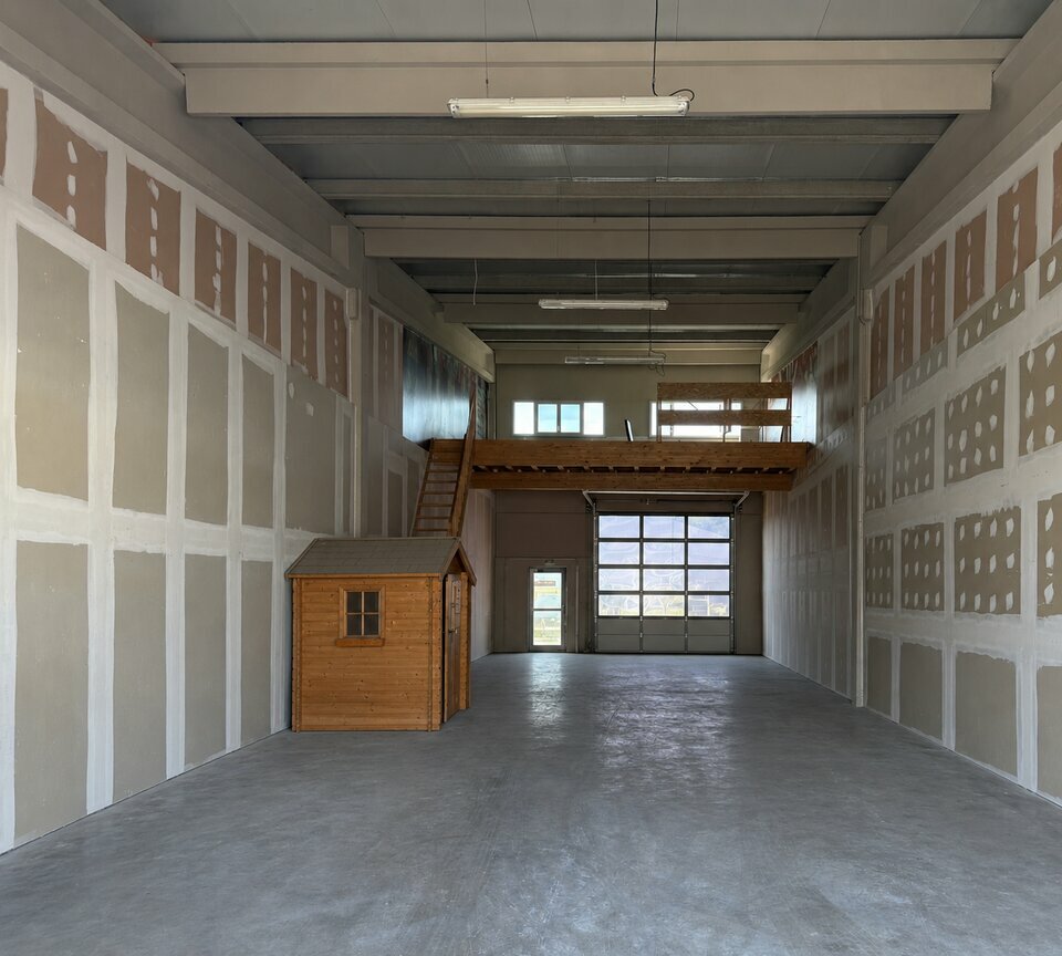 Entrepôt à louer - 213.0 m2 - 64 - Pyrenees-Atlantiques