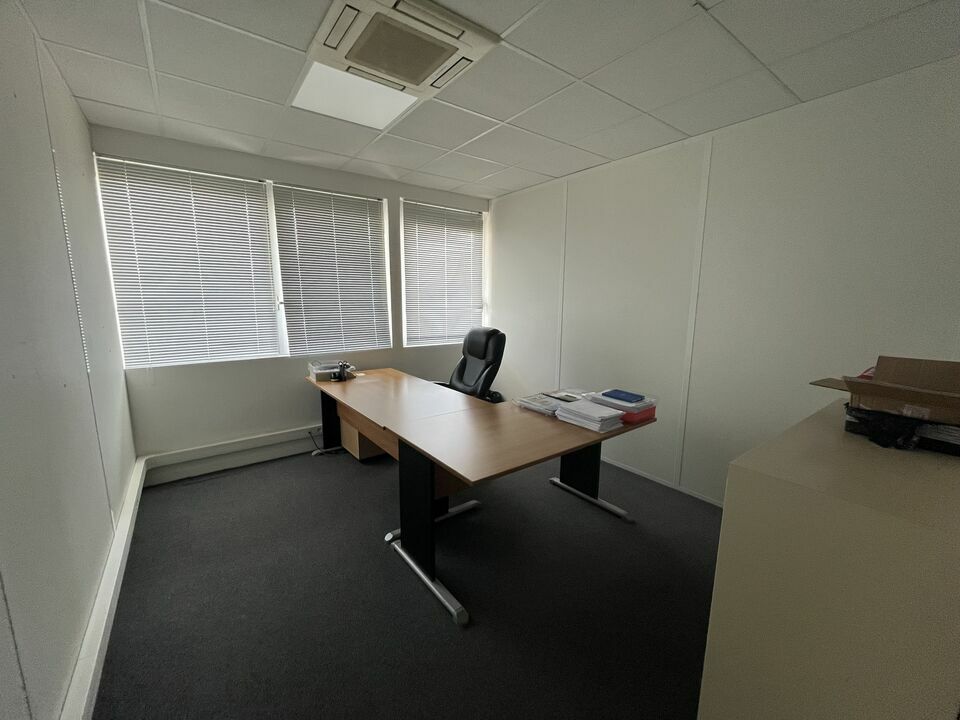 Bureaux à louer - 163.0 m2 - 64 - Pyrenees-Atlantiques
