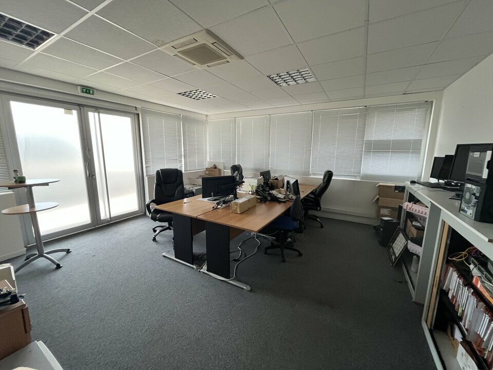 Bureaux à louer - 163.0 m2 - 64 - Pyrenees-Atlantiques