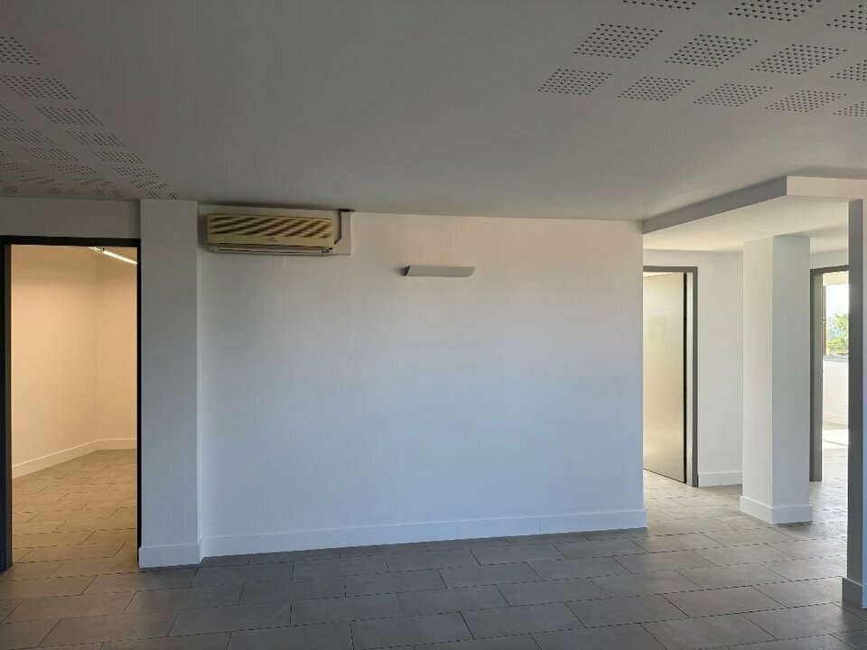 Bureaux à vendre - 114.0 m2 - 64 - Pyrenees-Atlantiques
