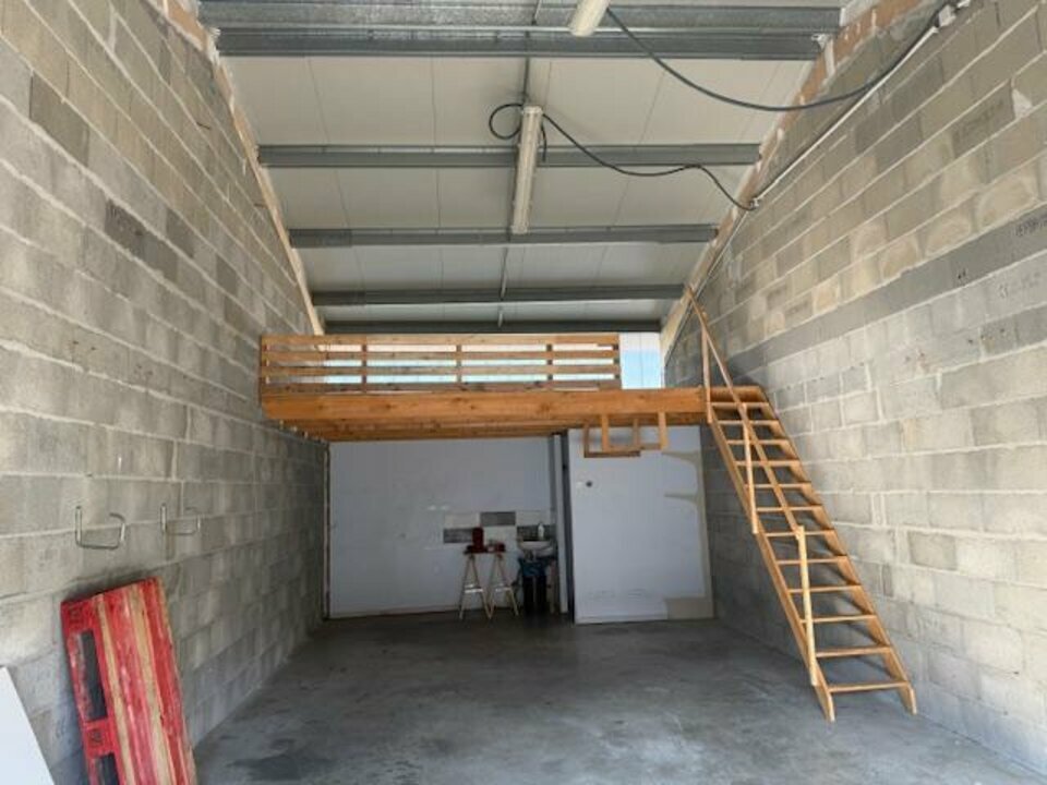 Entrepôt à louer - 64.0 m2 - 64 - Pyrenees-Atlantiques