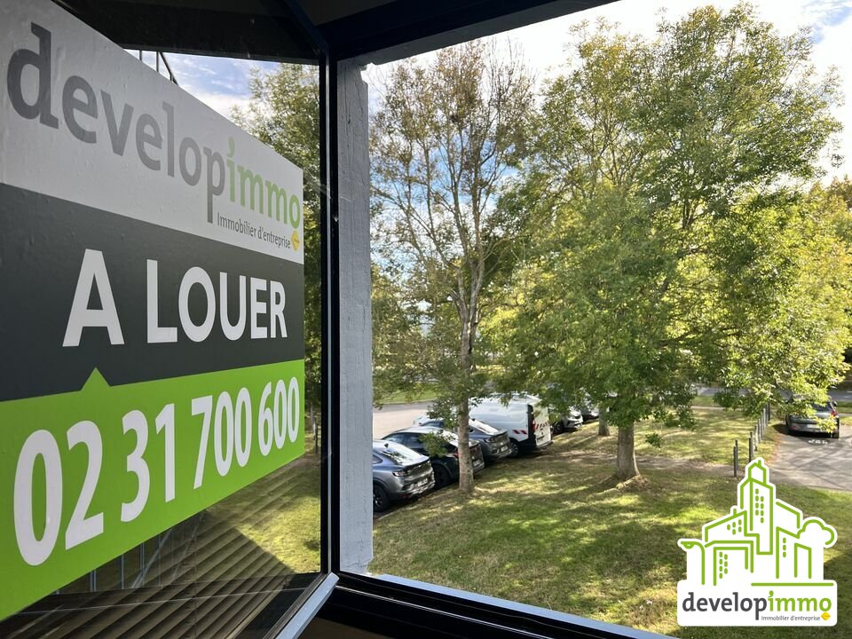 Plateau de bureaux de 74 m² à 100 m du tram 