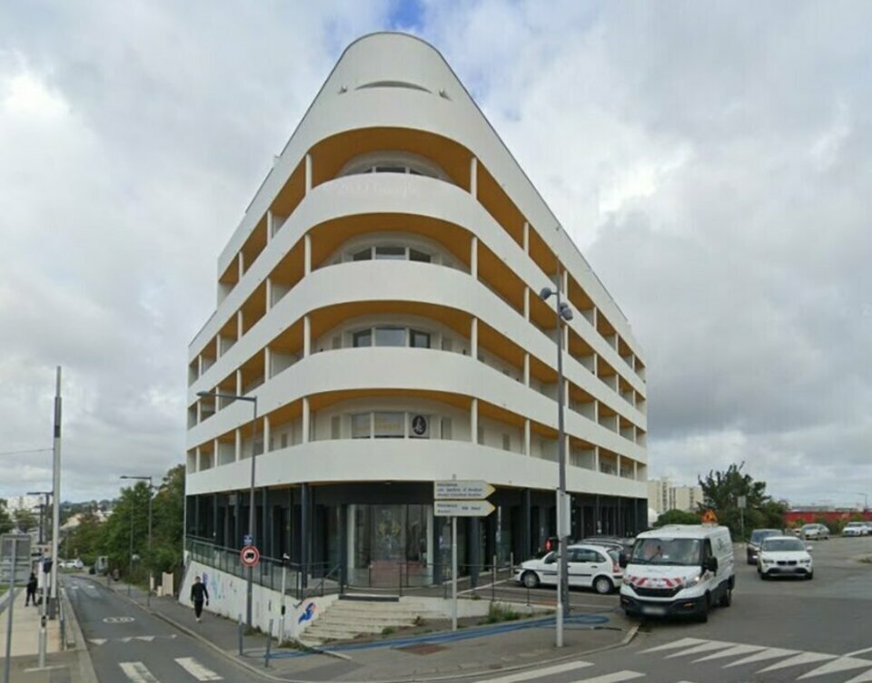 Visuel 1 de l'annonce : A LOUER - LOCAL COMMERCIAL - SECTEUR PHARE DE L'EUROPE