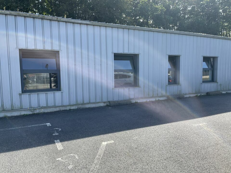 Visuel 5 de l'annonce : A LOUER- LOCAL D'ACTIVITE- KERGARADEC