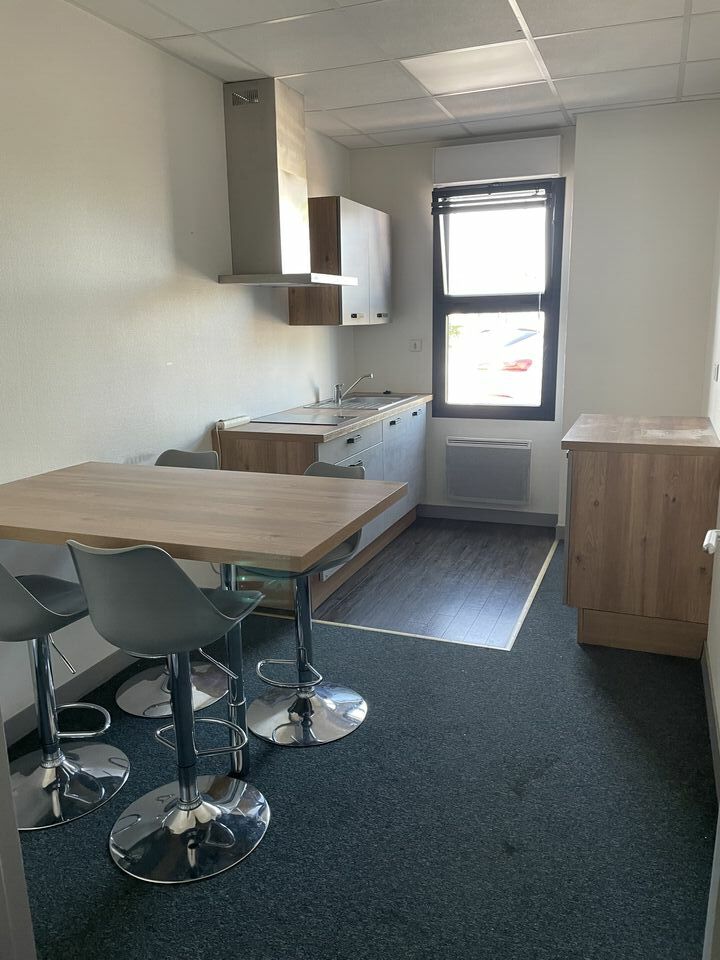 Visuel 3 de l'annonce : A LOUER- LOCAL D'ACTIVITE- KERGARADEC