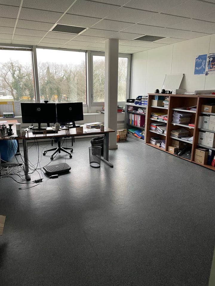 Visuel 2 de l'annonce : A LOUER- BUREAUX-GOUESNOU