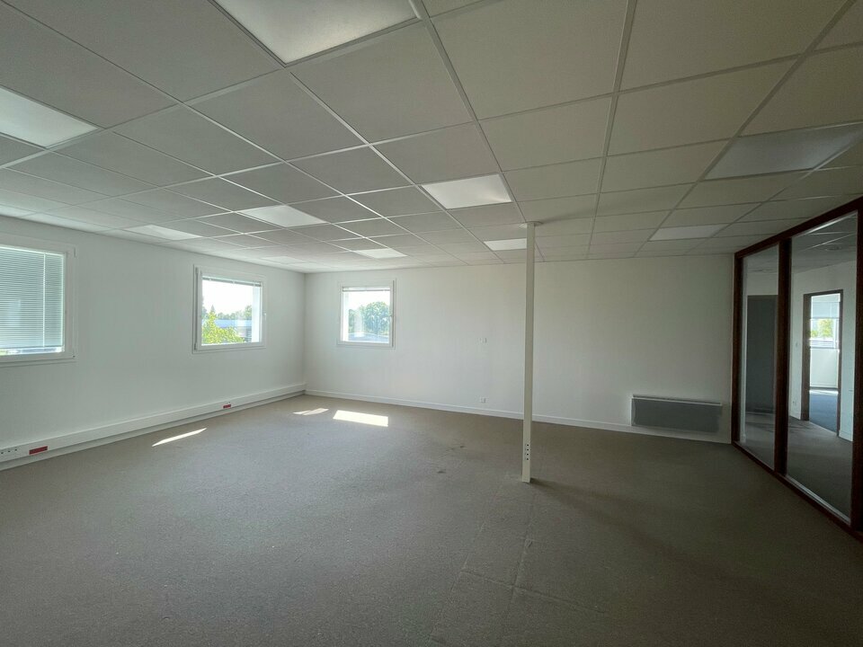 VANNES - A VENDRE - BUREAUX