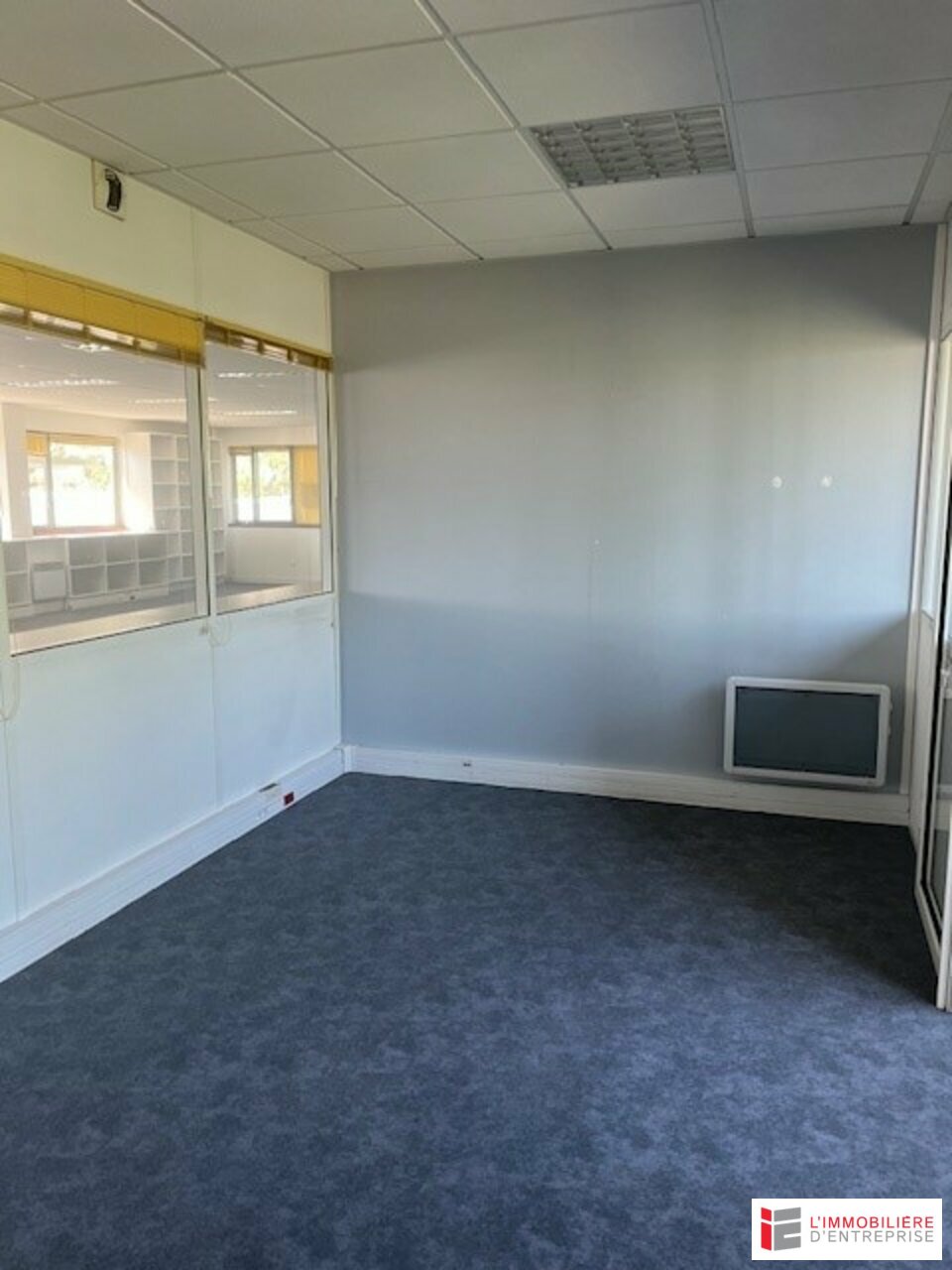 Visuel 2 de l'annonce : A  VENDRE - BUREAUX 220m2 - BREST PORT DE COMMERCE