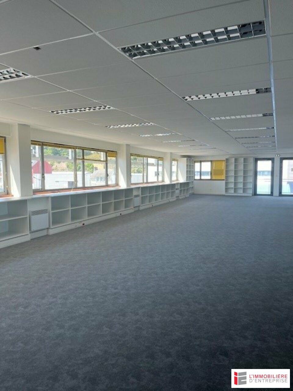 Visuel 3 de l'annonce : A  VENDRE - BUREAUX 220m2 - BREST PORT DE COMMERCE