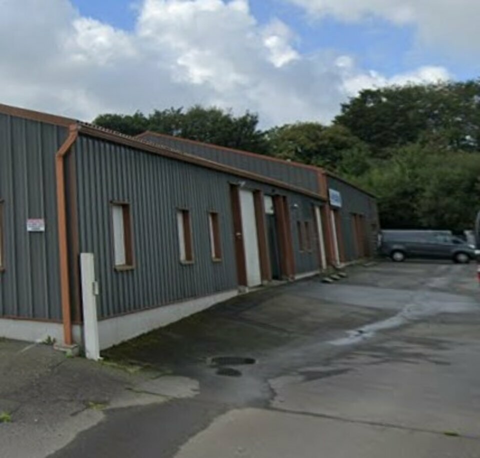 Visuel 2 de l'annonce : LOCATION - PEN HOAT - LOCAL D'ACTIVITE